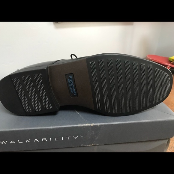 COPY - Men’s rockport shoes.